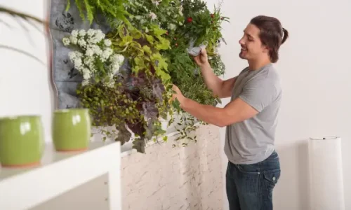 Como Integrar Hortas Verticais à Decoração de Apartamentos Pequenos